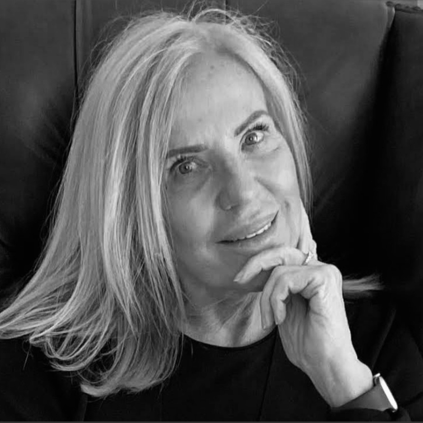 Image of Kate Holmes, an integrative counsellor for adults, couples and families with short blonde hair.