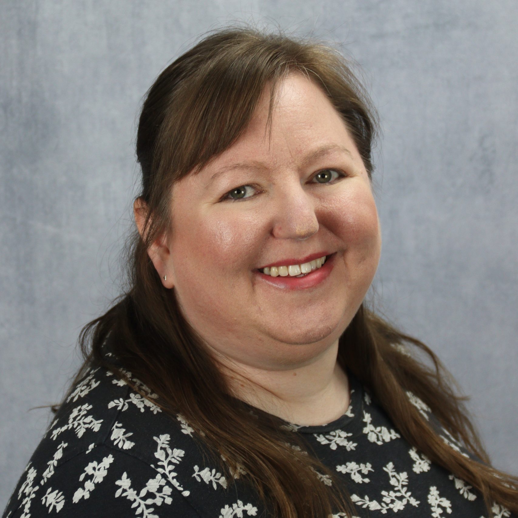 Elizabeth Loveder, dramatherapist supporting anxiety, depression and neurodiversity