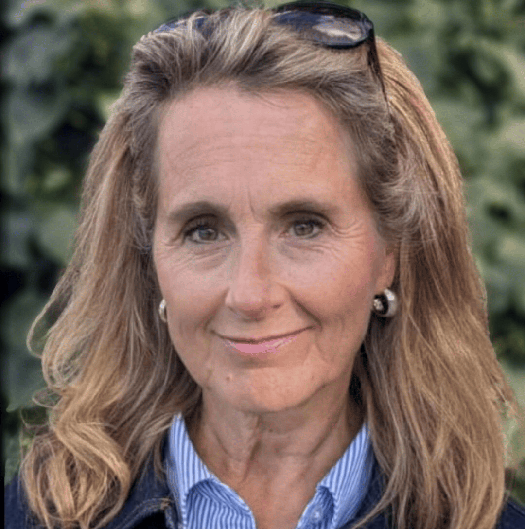 Sari Lambeek, Farnham counsellor and psychotherapist at The Eaves Counselling, supporting clients through grief, bereavement, life transitions, and cultural relocation.