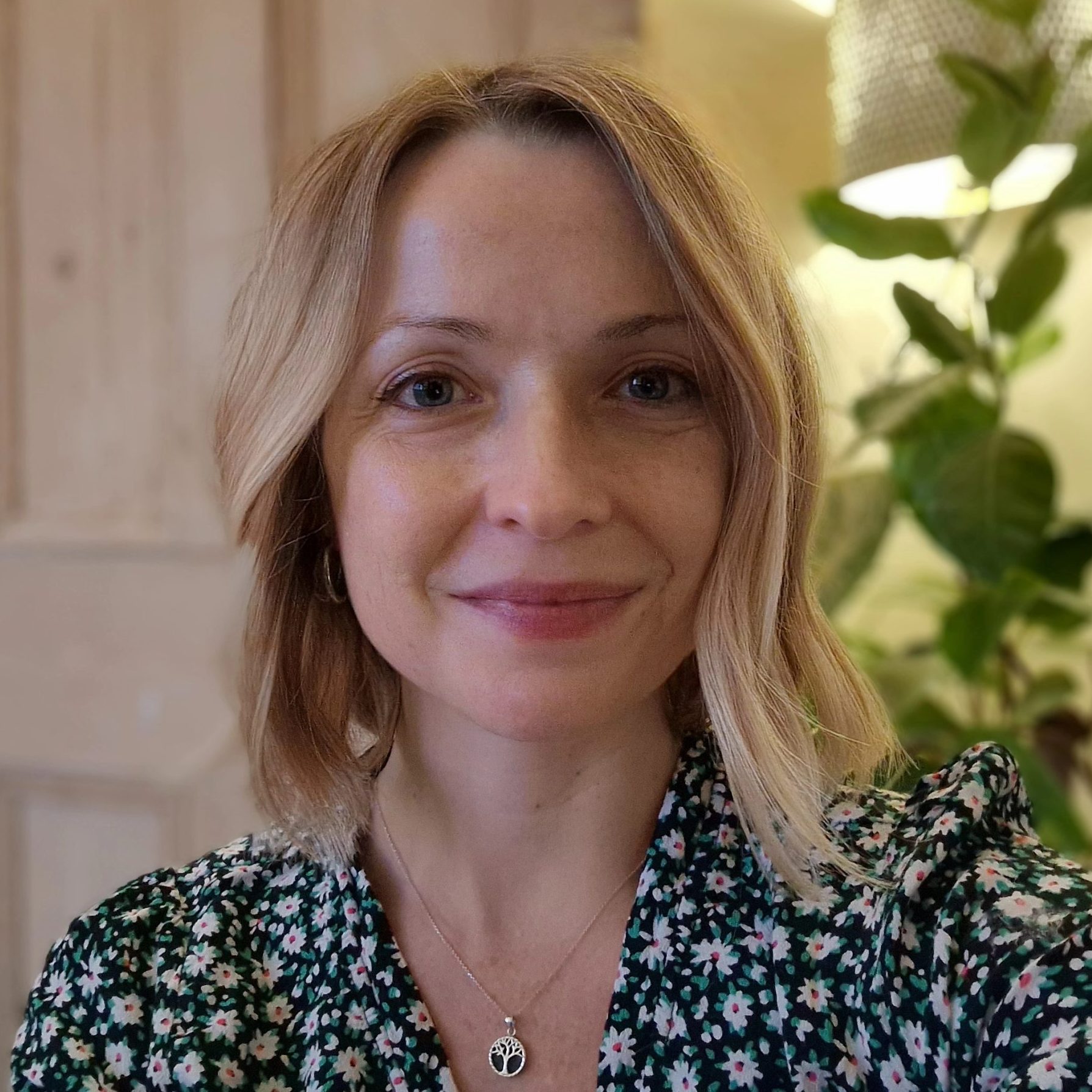 Psychodynamic psychotherapist offering confidential therapy for anxiety, relationships, grief and identity