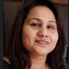 Integrative therapist supporting adults, young people and teens in a safe, non-judgemental setting