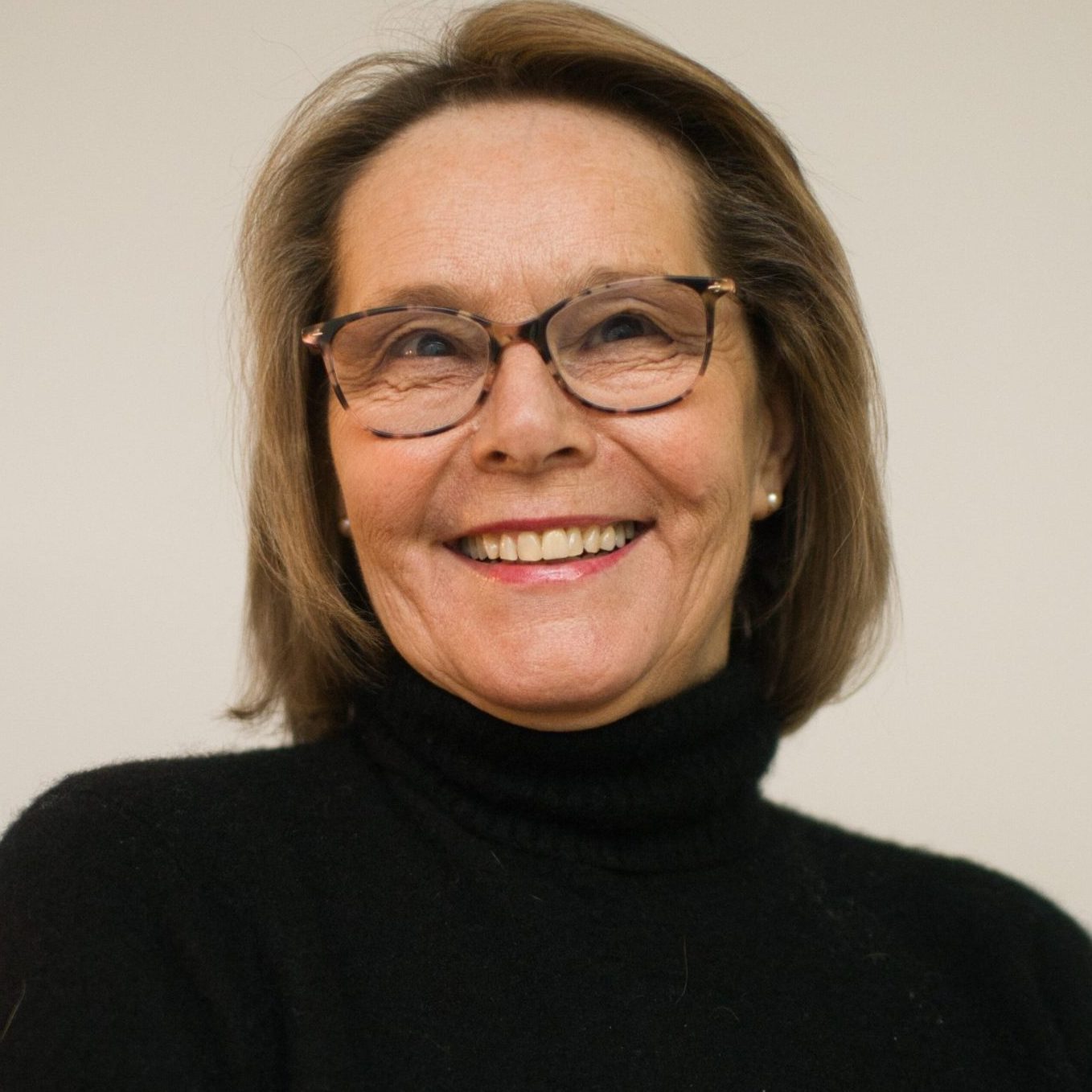 Elaine Adams, BACP accredited counsellor and psychotherapist specialising in workplace mental health