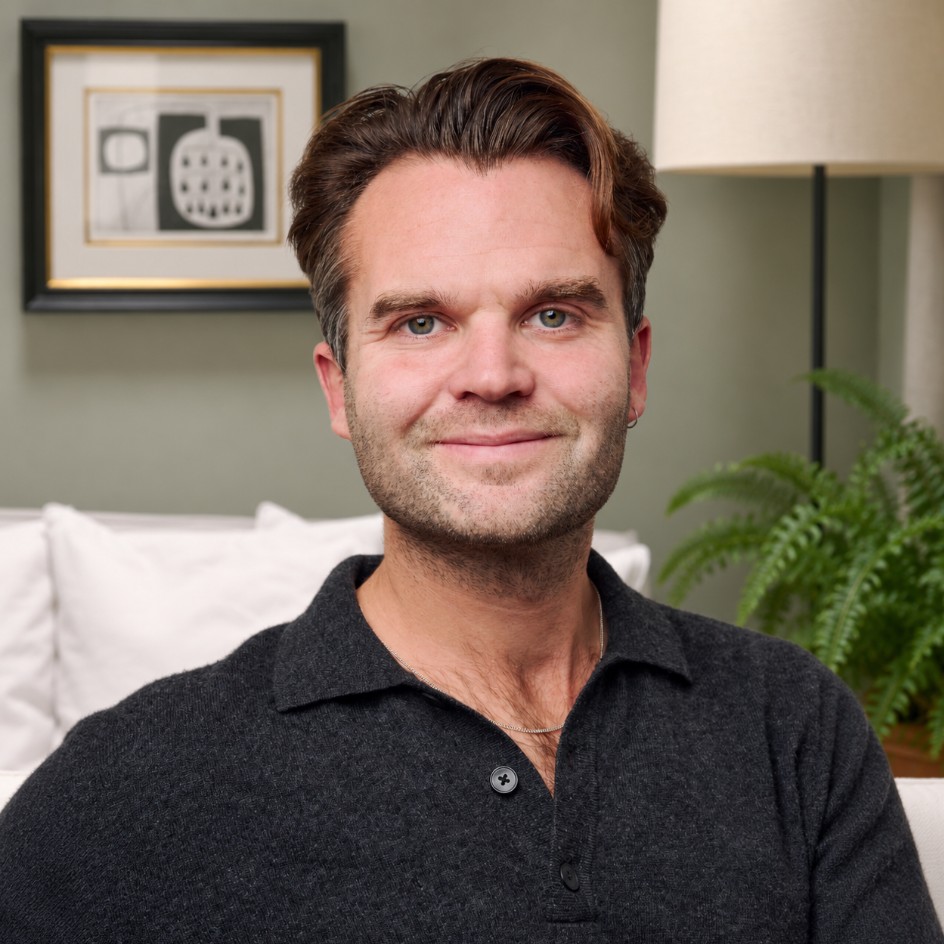Jack Gourlay, humanistic, relational, and integrative counsellor and psychotherapist offering online therapy