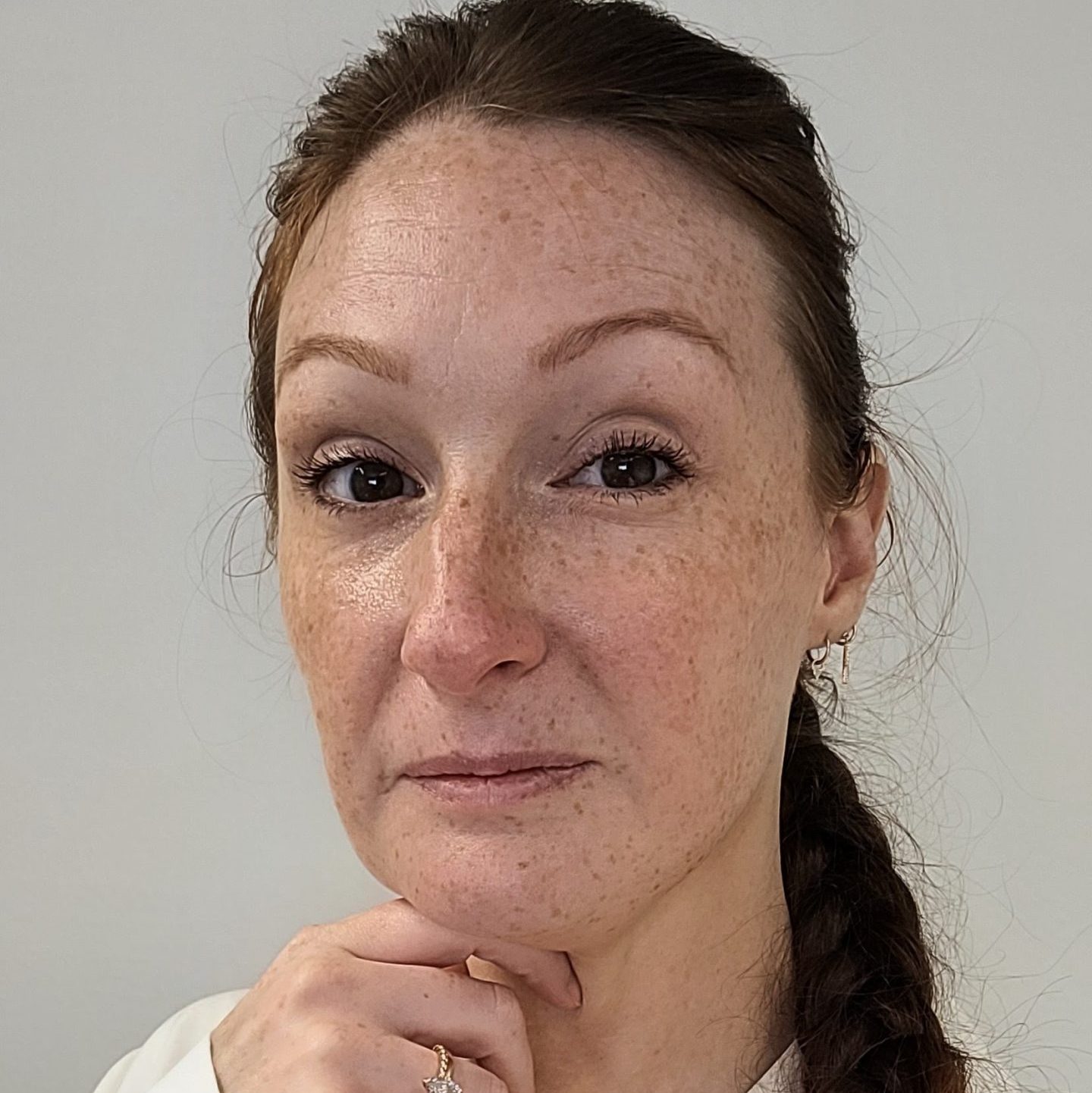 Melloney Oliver, a psychotherapist who works with clients over 16 experiencing anxiety, depression, addiction and relationships.
